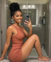 Malia Massage therapist babe.